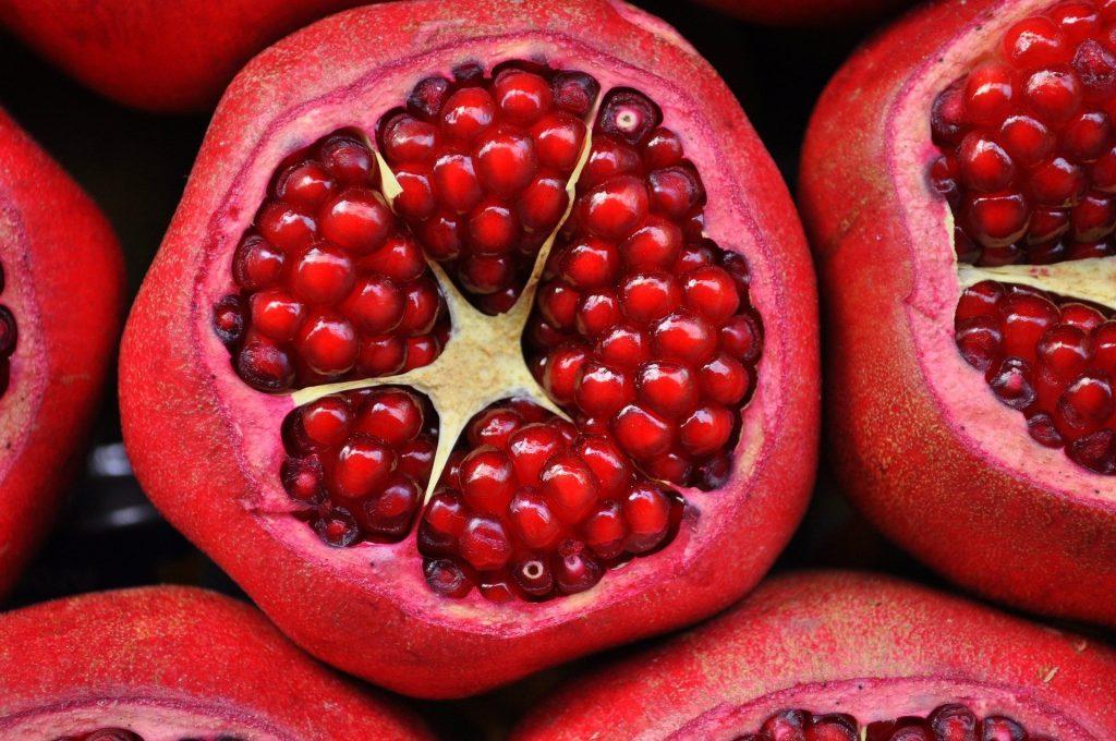 أكثر 100 طعام صحي! 30 فوائد الرمان
